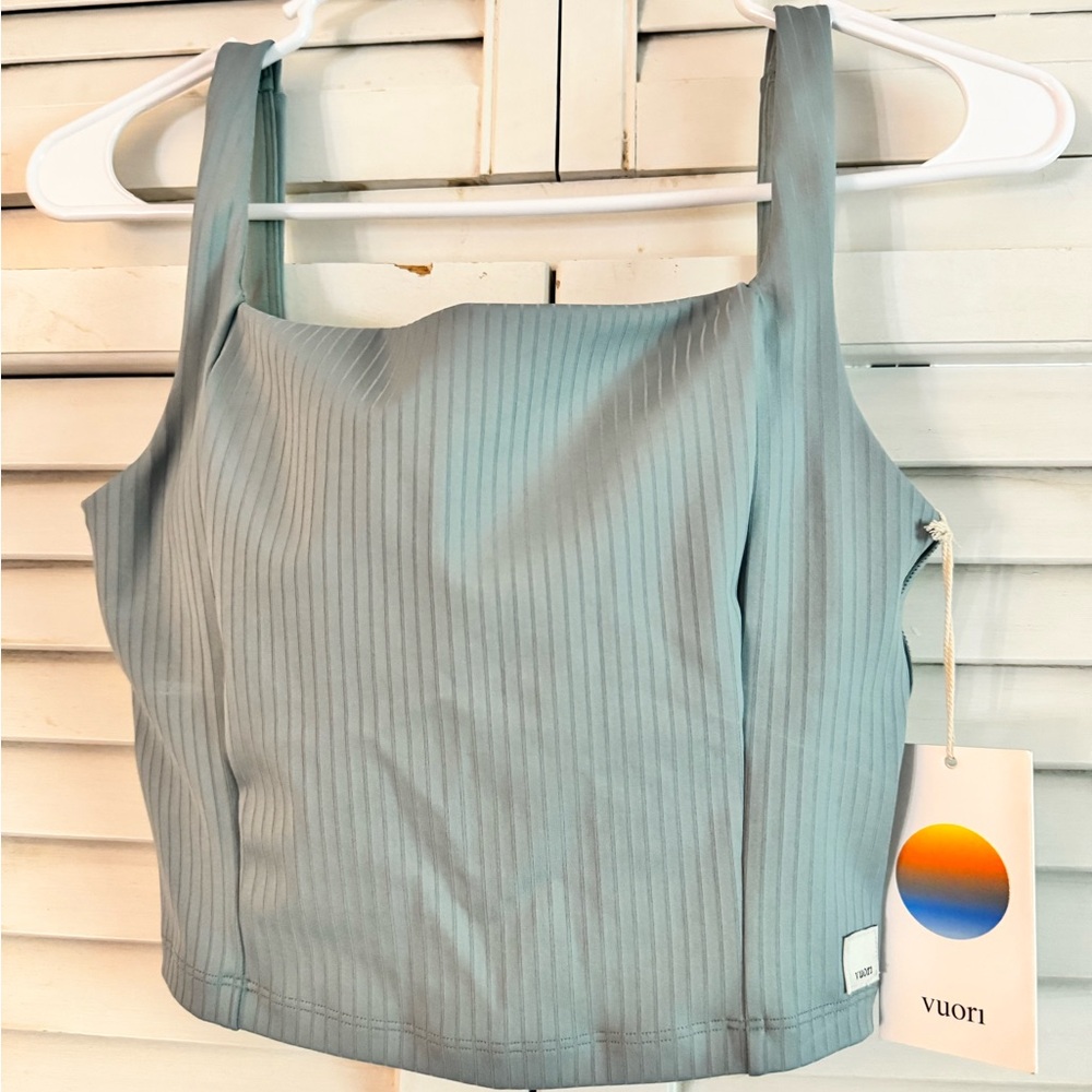 NWT Vuori inversion rib support tank in color mist, size XS never worn- set! - Picture 6 of 16